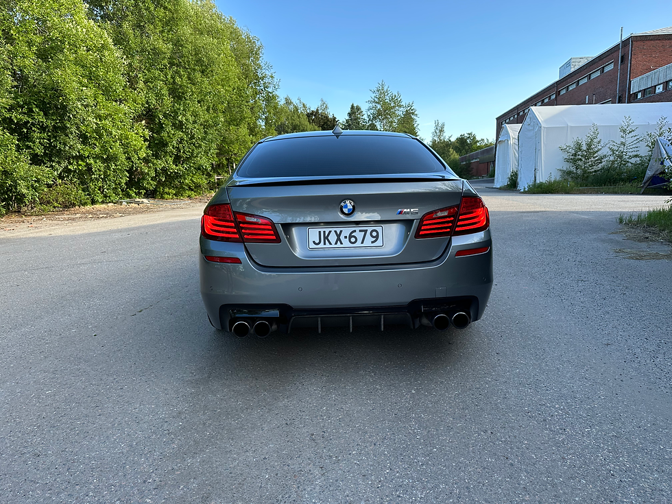 Thumbnail: BMW M5