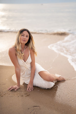 portrait femme seule à la plage, landes, mannequin, modèle, élopement, mariage, evjf, toulouse, tournefeuille, plaisance-du-touch