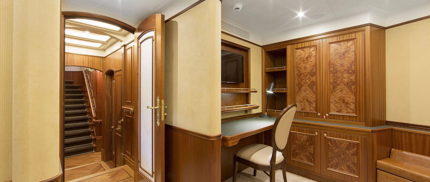 Guest cabin explorer yacht Santa Maria T