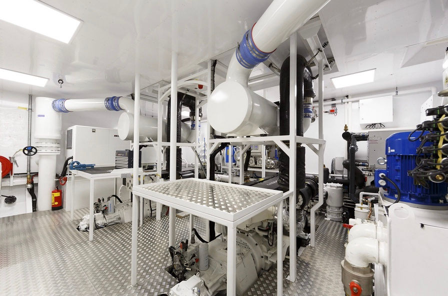 Engine room Santa Maria T