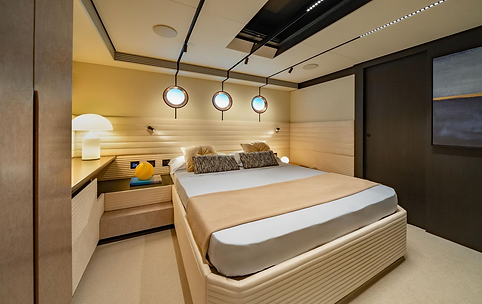 VanDutch 75 for Charter in Saint Tropez