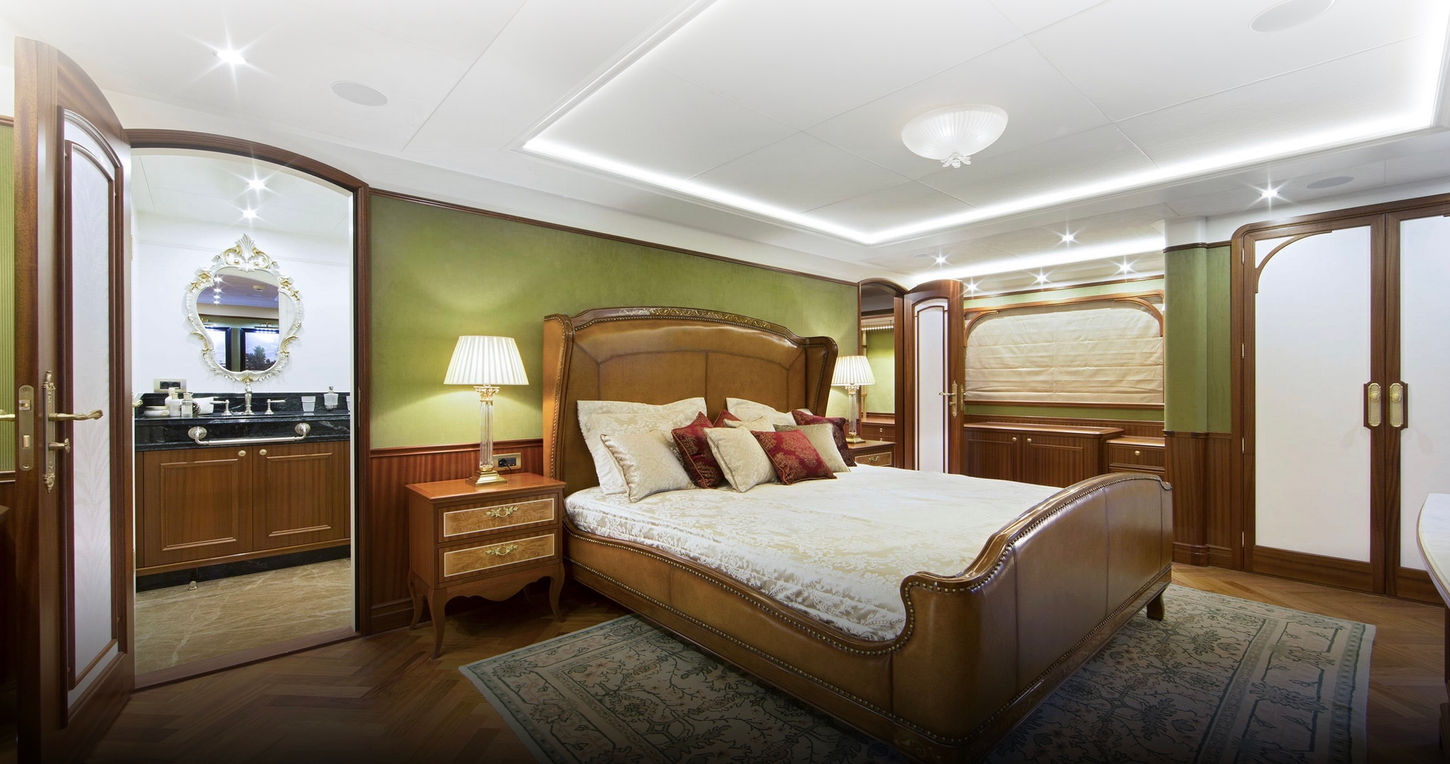Guest cabin explorer yacht Santa Maria T