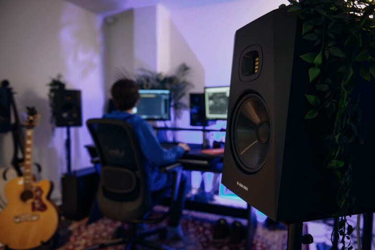 Miniatura: ADAM Audio T8V Active 8-Inch Nearfield Studio Monitor Speaker