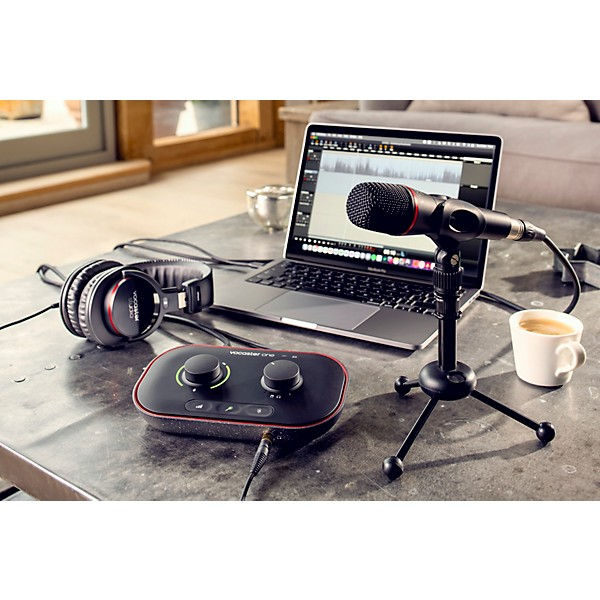 Miniatura: Focusrite Vocaster One Studio Podcasting Bundle with Mic and Headphones