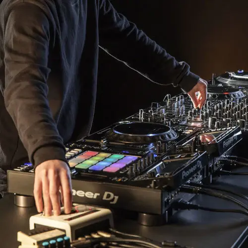 サムネイル： Pioneer DJM-V10-LF Pro 6-Channel Digital DJ Mixer with Long Faders