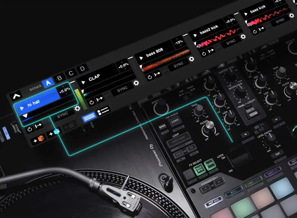 תמונה ממוזערת: Pioneer DJM-S7 2-Channel DJ Mixer with Dual USB and 16 Performance Pads