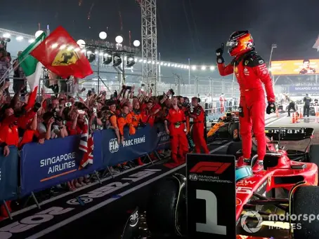 Sunday Debrief: Sainz holds on to victory in a lively final lap of the Singapore GP