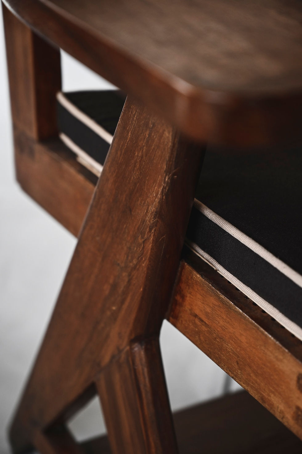 サムネイル： Pierre Jeanneret