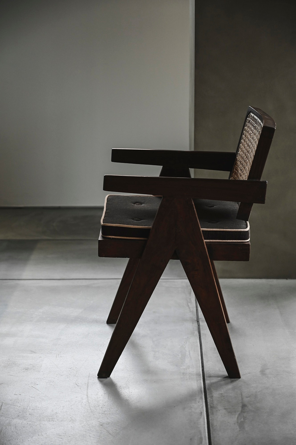 サムネイル： Pierre Jeanneret Connect Back Chair (Vintage)
