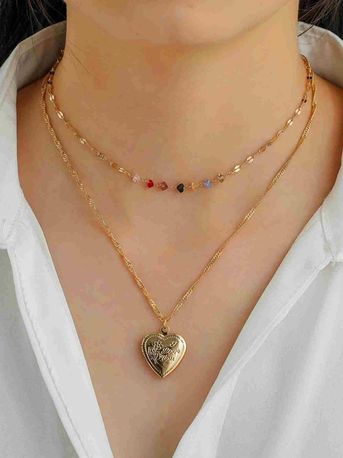 Collar doble con relicario