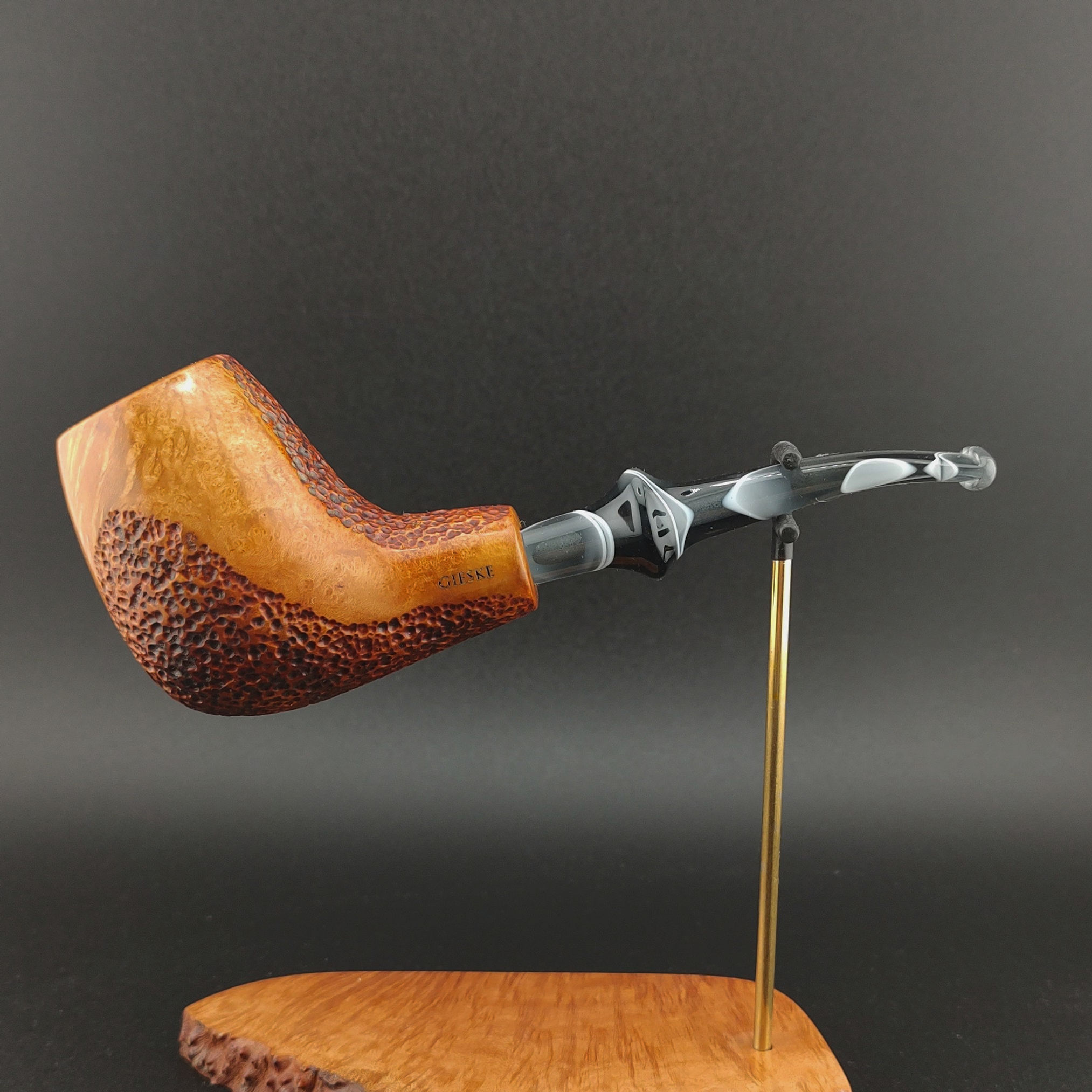 rusticated tobacco pipe