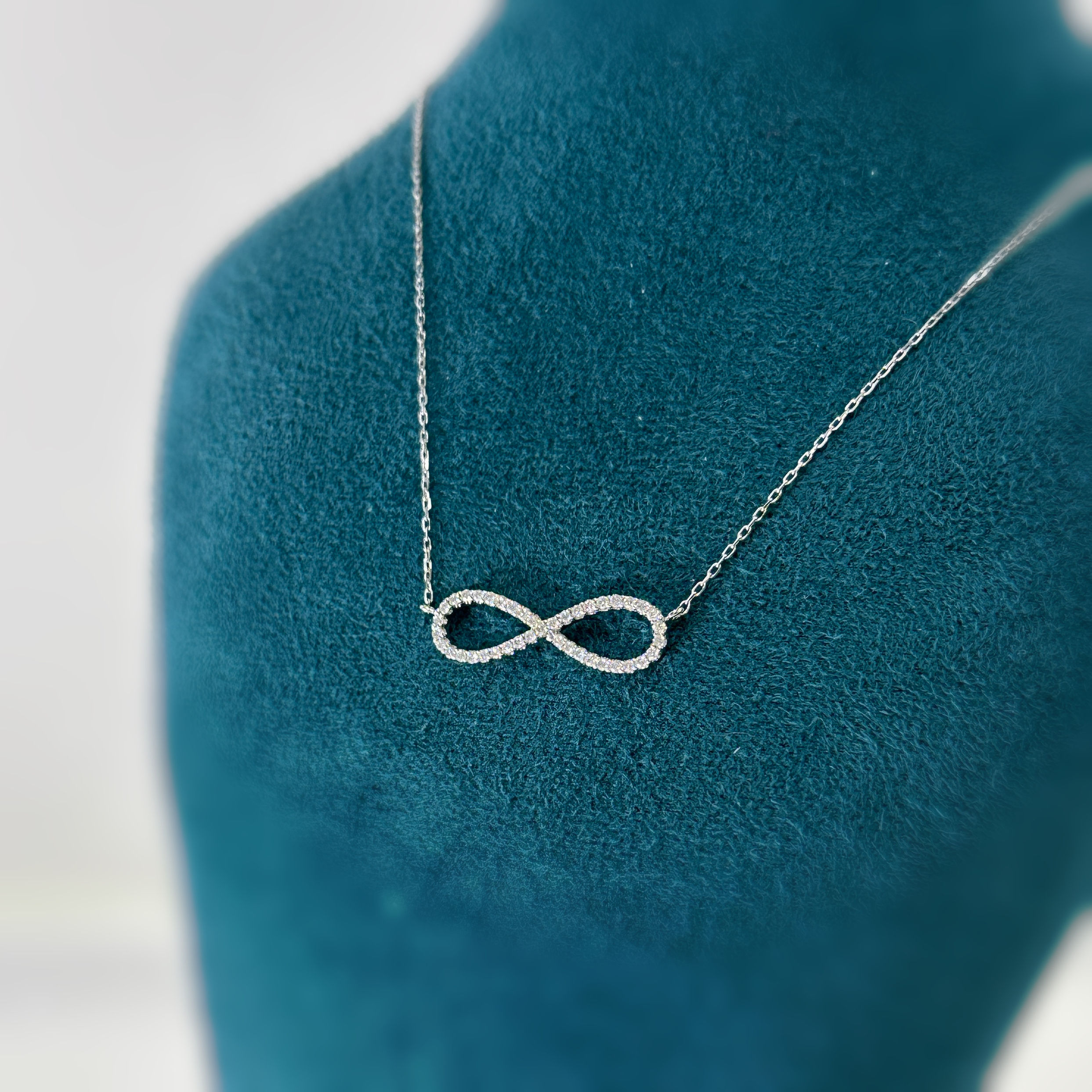 18K diamond infinity