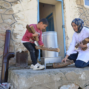 Beyza öğretmen, ara tatilini köydeki ana sınıfını güzelleştirerek değerlendirdi