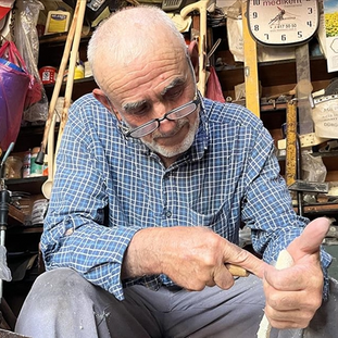 Tekirdağ'da bir çiftçi 22 yıldır ağaç oymacılığıyla uğraşıyor