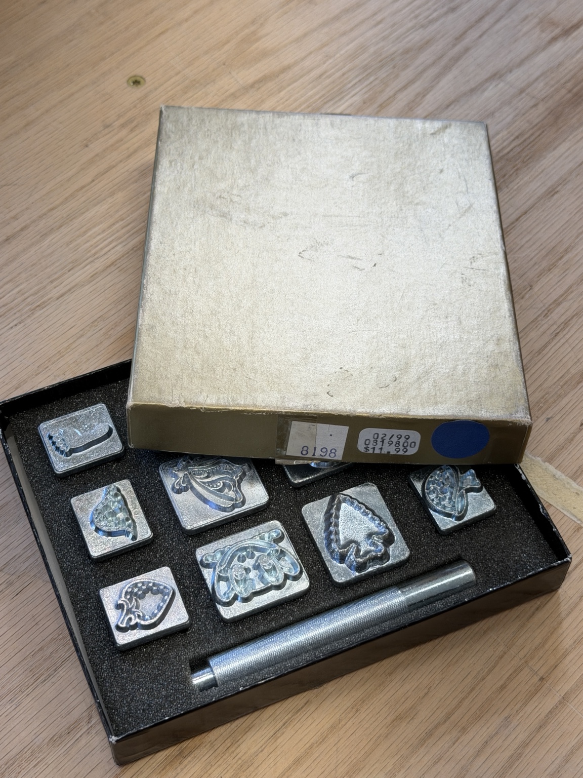 Vintage Pictorial / 3-D Stamp Set — detail 1