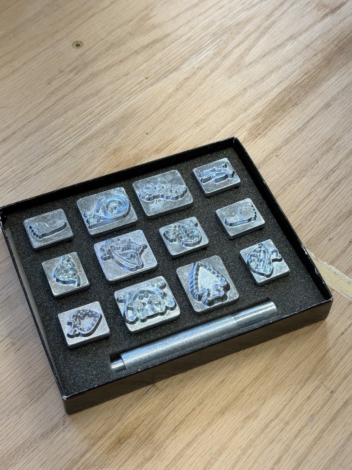 Vintage Pictorial / 3-D Stamp Set