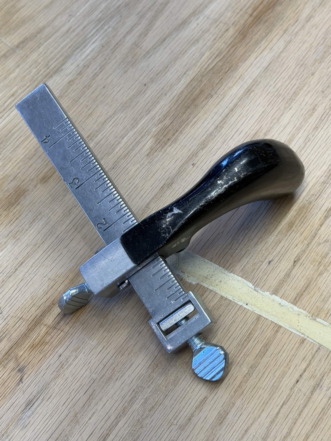 Adjustable Leather Strap Cutter