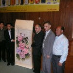 吳炳鋕會長等致送紀念予中國宗教事務局蔣堅永副局長