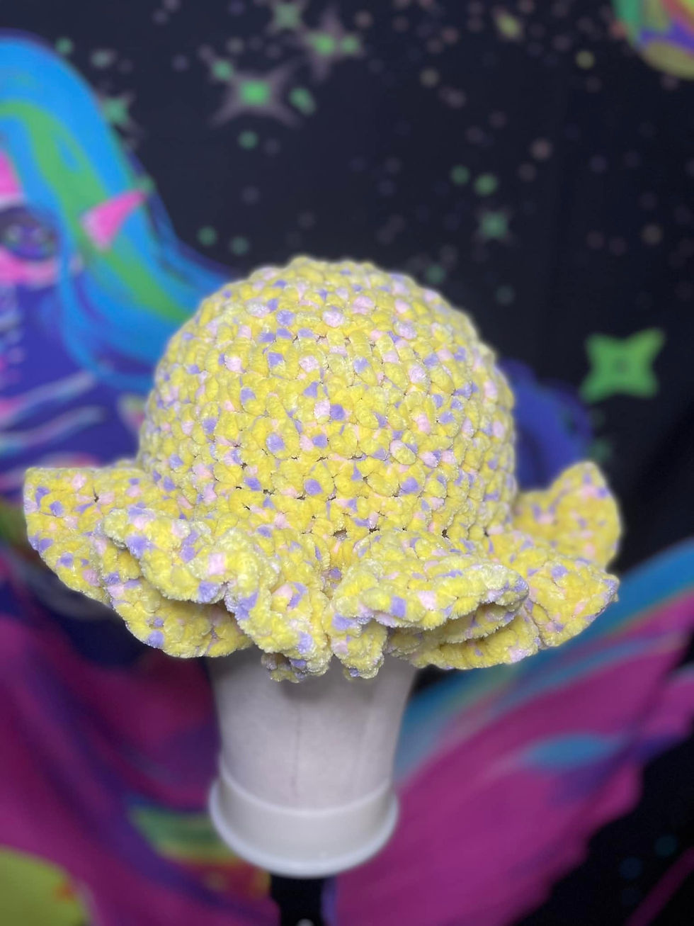 Susie Carmichael Ruffled Bucket Hat 💛💜