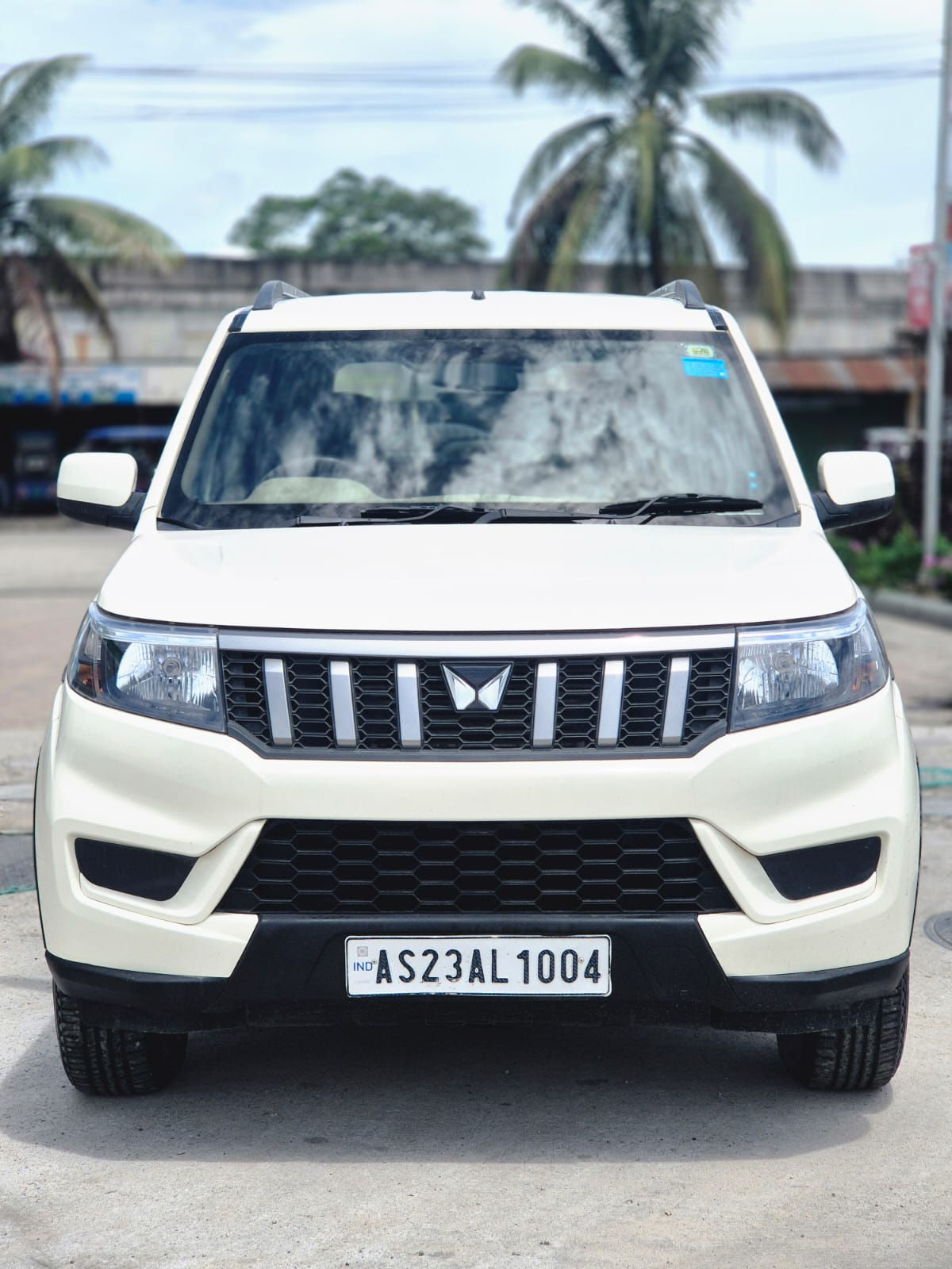 BOLERO NEO N8 (DIESEL)