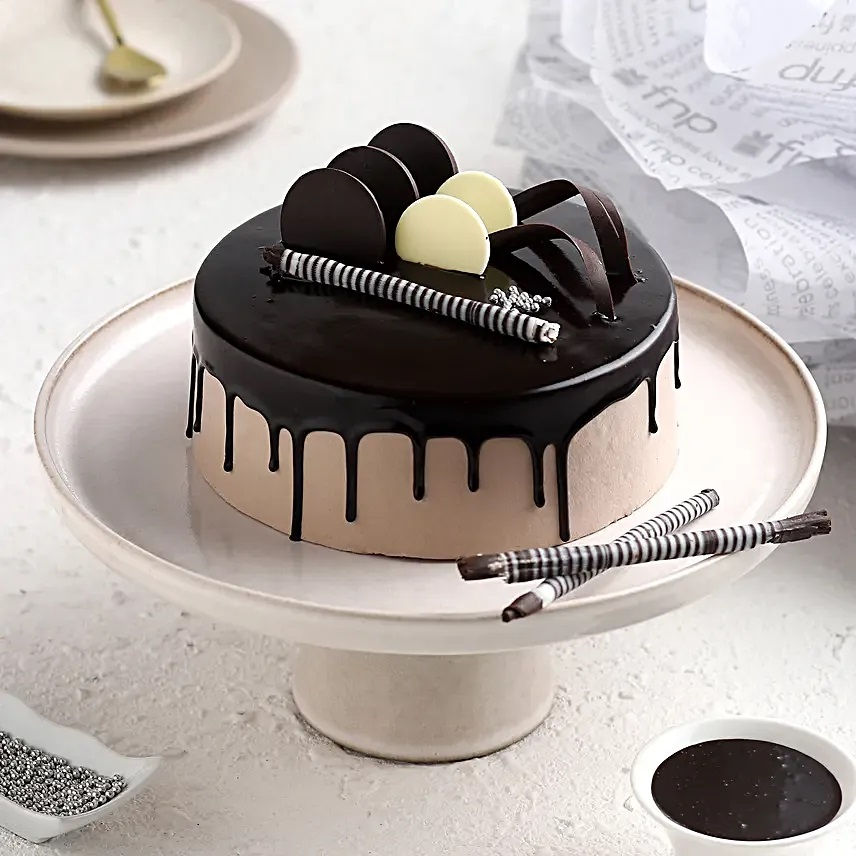 Buy or Send Eggless Chocolate Cream Cake Online with Bakers Wagon.jpg