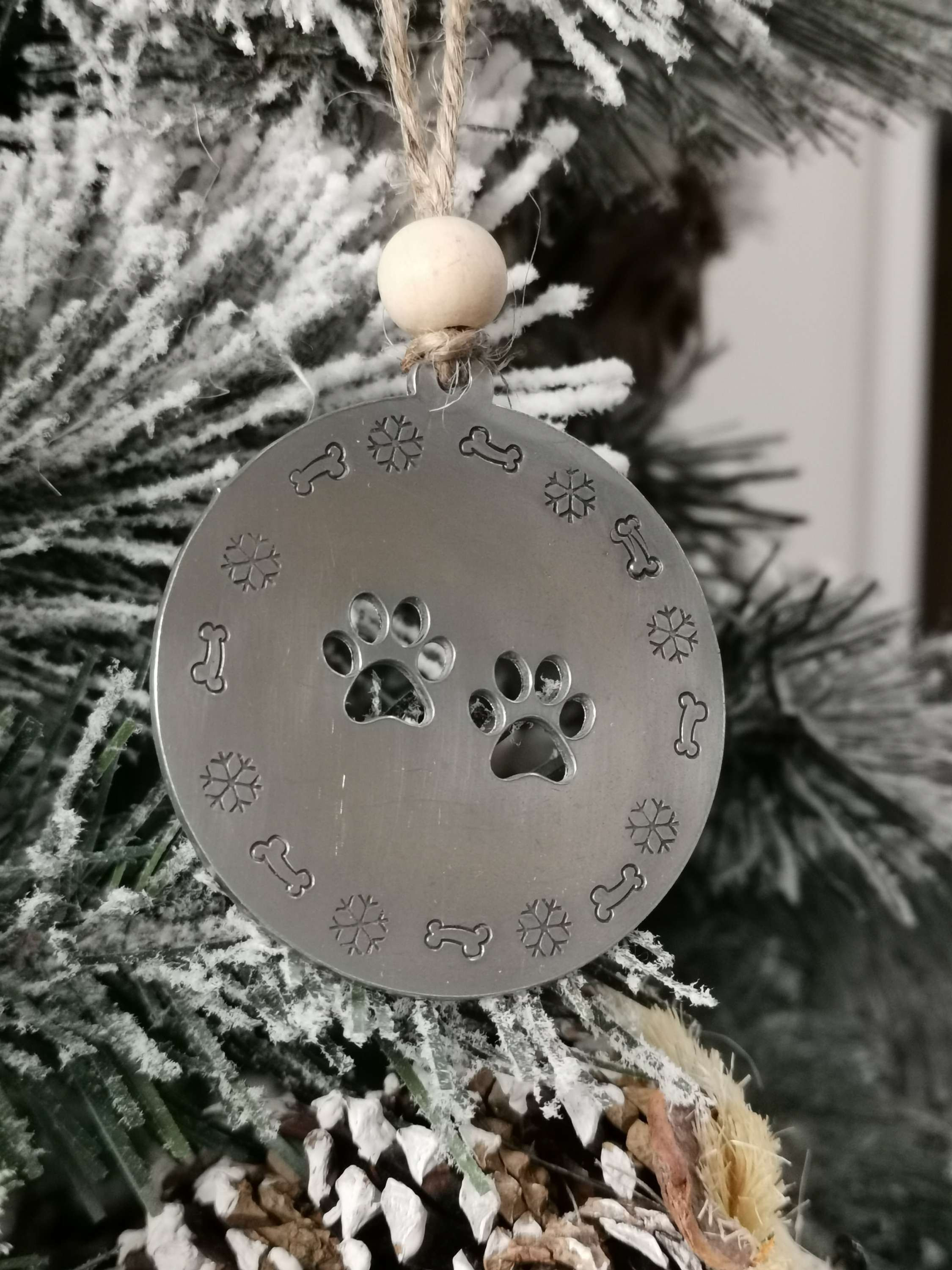 Snowflakes and Dog Bone : Hanging Decoration 