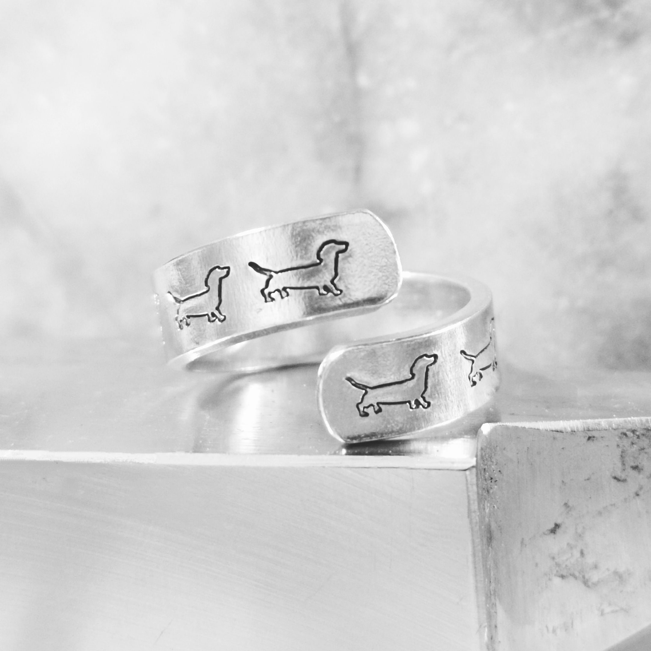 Dachshund : Cross Over Ring 