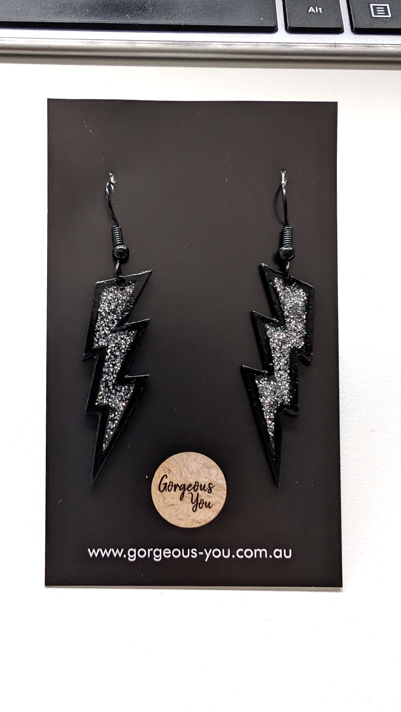 Little lightning bolts