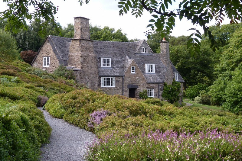 12 Arts & Crafts Houses you can Visit in England