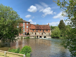 A SELF GUIDED WALKING TOUR OF HISTORIC SALISBURY