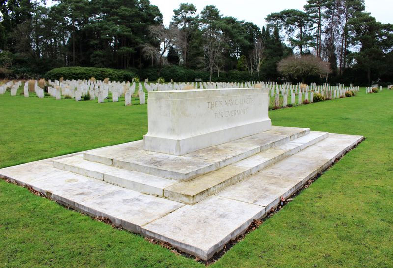 The stone of remembrance in Brookwood CWGC cemetery