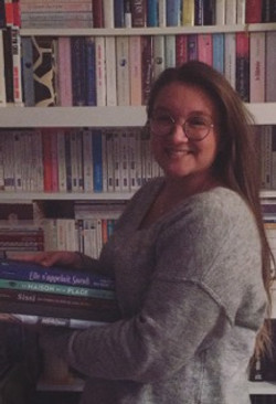 Marie A., Libraire Kube
