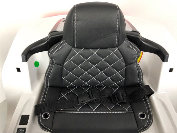 Miniature : AUDI R8 SPYDER • 12V 7Ah (version luxe)