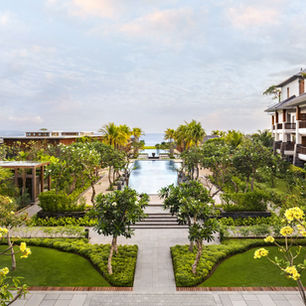 Regent Bali Canggu: идеальные номера и виллы для семейного отдыха и путешествий с компанией