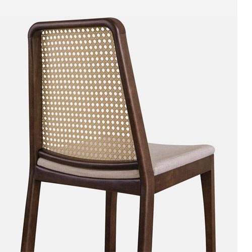 Miniatura: Design que abraça, conforto que envolve. Descubra o conceito de bem-estar em nossas cadeiras.