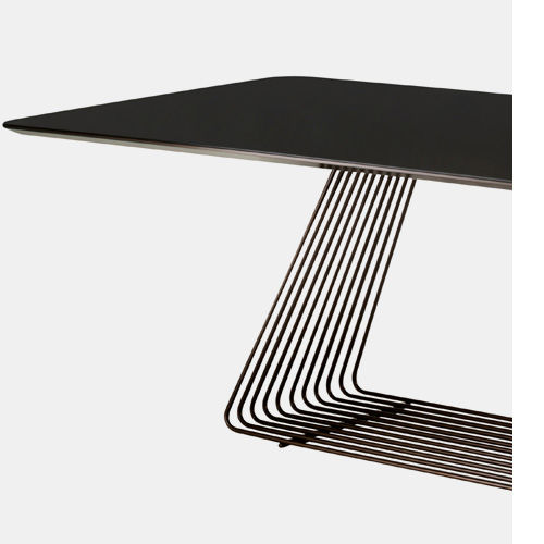 Miniatura: Mesa de Jantar FENSI produzida com tampo em madeira laminada
