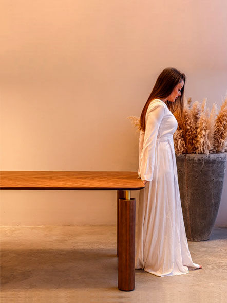 Mesas de jantar que unem funcionalidade, design e elegância para valorizar seus momentos à mesa com estilo.