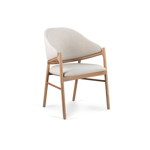 cadeira com braço em madeira maciça