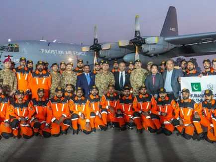 ගලවා ගැනීමේ කණ්ඩායමක් සහ ආධාර රැගත් පාකිස්ථාන ගුවන් යානයක් ලංකාවට