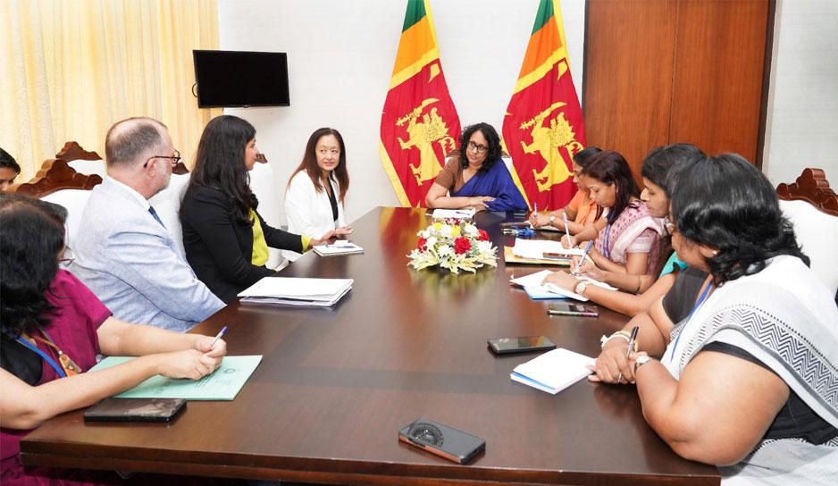 අමෙරිකානු තානාපතිනිය හා අග්රාමාත්යතුමිය අතර හමුවක්