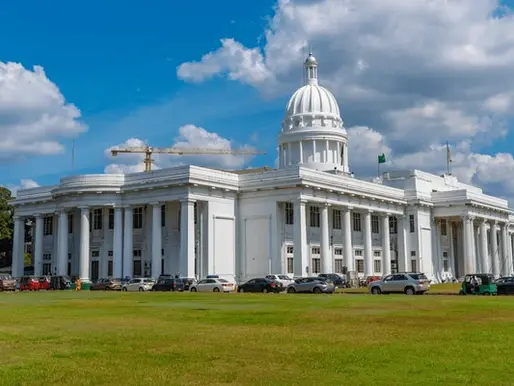 කොළඹ අයවැයත් මාලිමාව පරදී