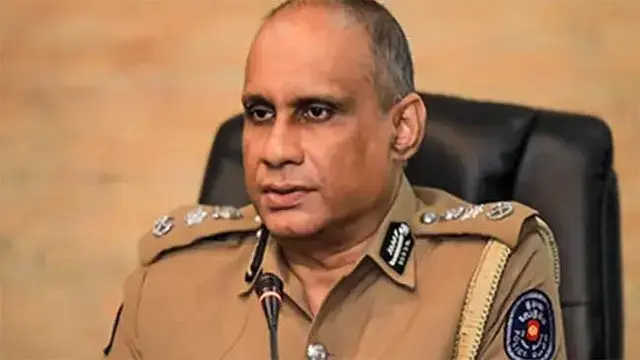හිටපු පොලිස්පති සී.ඩී. වික්රමරත්න වෙඩි තබාගෙන සියදිවි හානි කරගනියි