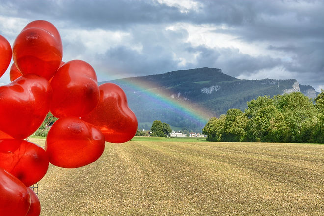 rainbow-1308037_1920.jpg