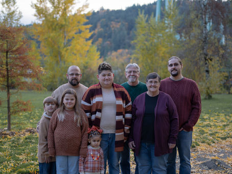 🍁 Why Fall is the Perfect Season for Family Photos