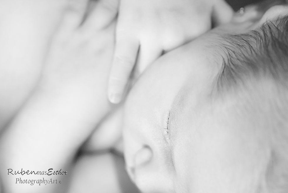 fotografia-recien-nacido-dormir-detalle-calatayud-estudio