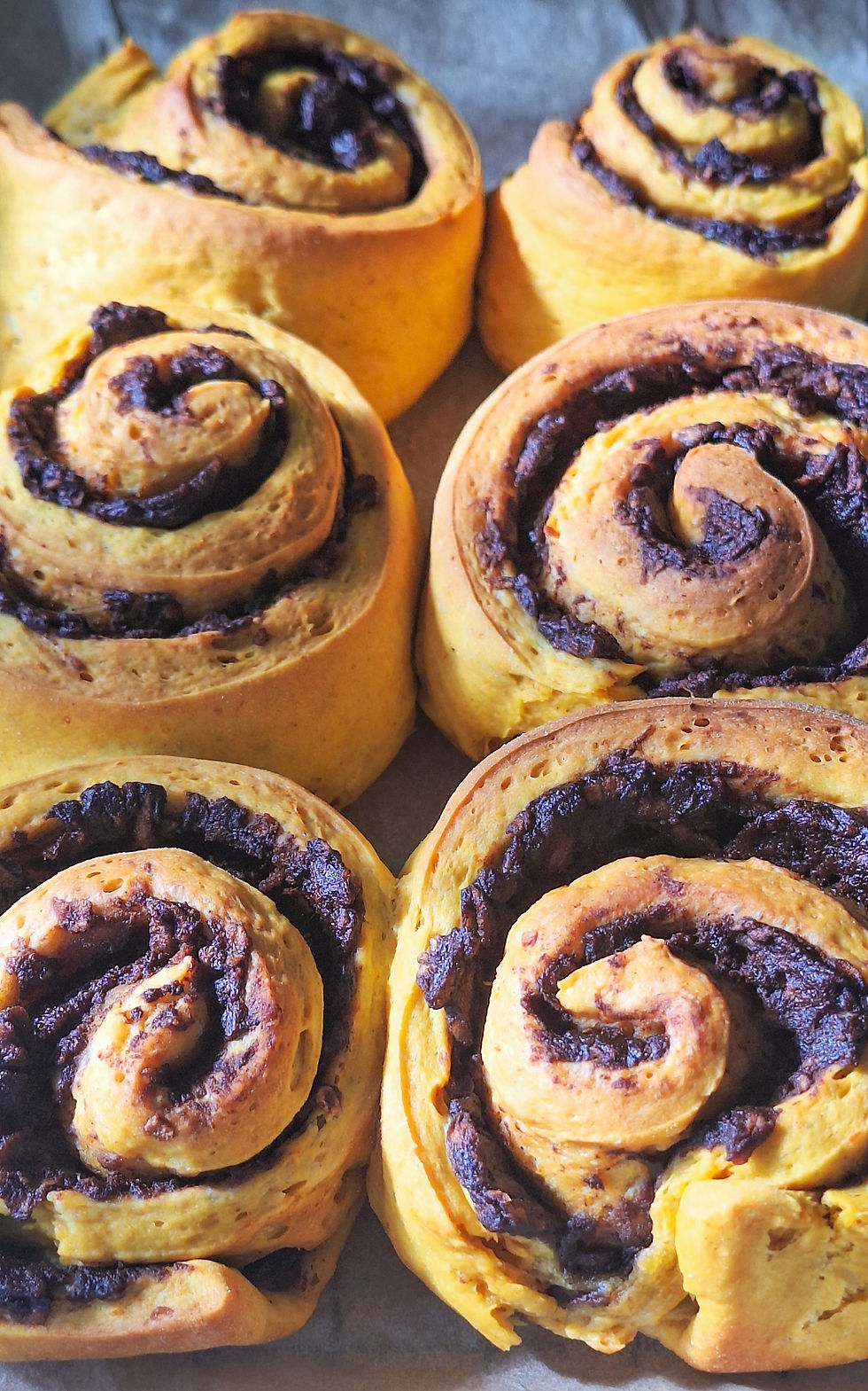 Vegan dýňové skořicové rolky