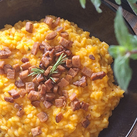 Dýňové rizoto s rozmarýnem a tempehem