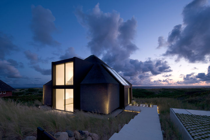 Architekten: Hadi Teherani Architekten 
Bauherr: Privat
Foto: © Klaus Frahm, Lichtkonzept, Sylt, Privatvilla, Beleuchtung, Innenraumbeleuchtung
