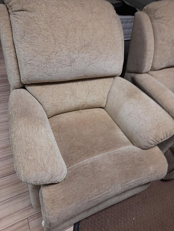 ARMCHAIR FOR SOFA.jfif