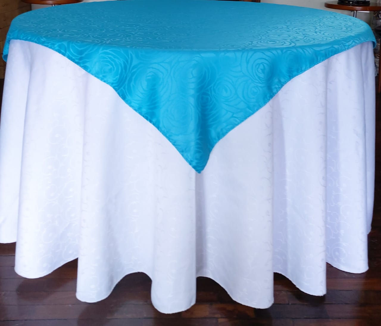 Sobremantel color Cardenillo